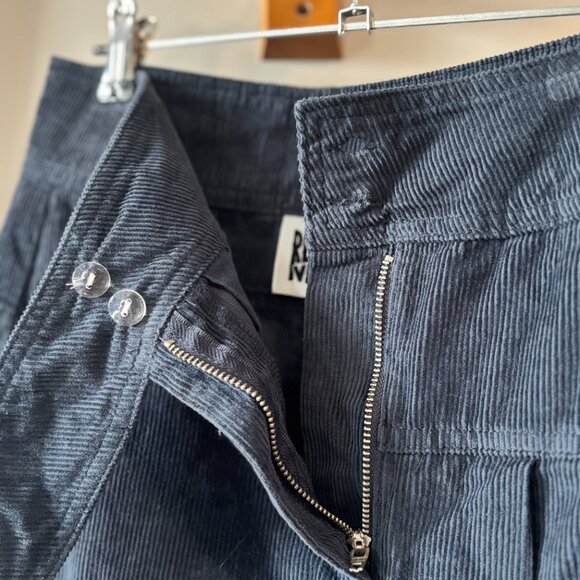 Reclaimed Vintage • navy corduroy pleated skirt - Picture 8 of 15